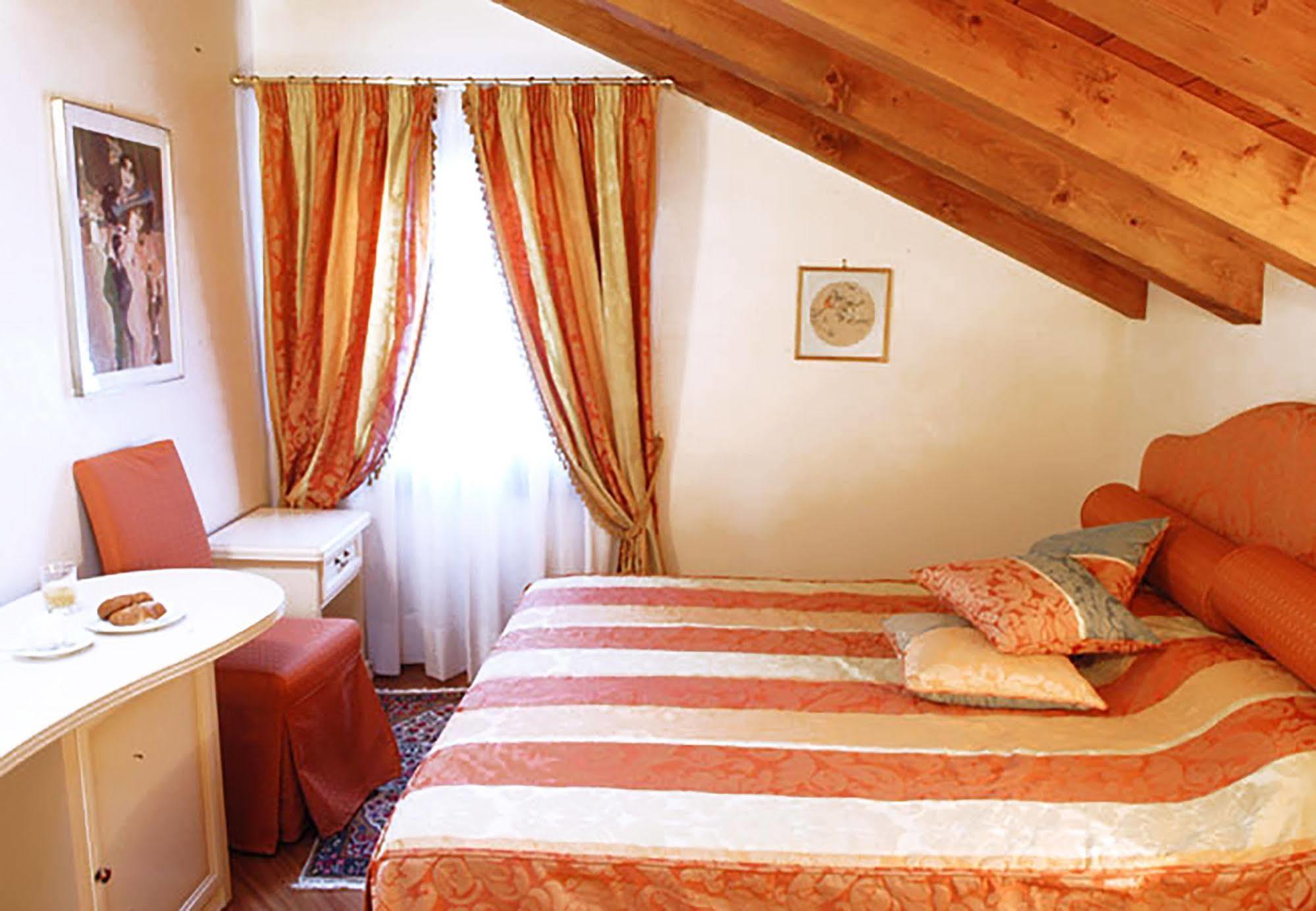 Residenza Ai Giardini Hotel Venecia